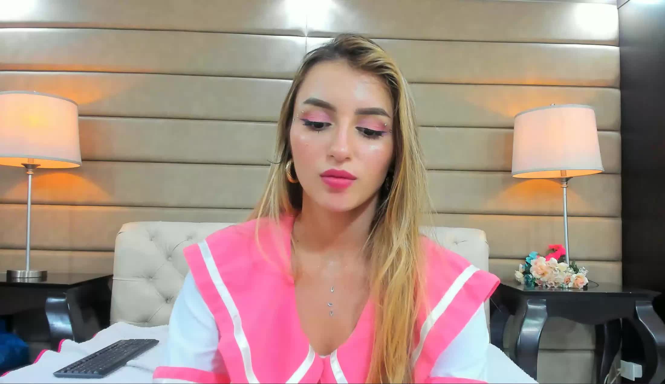 Artista AuroraMore Video 2