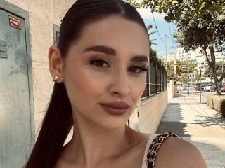 Liza_BrowmBeauty profilbild på webbkameramodell 