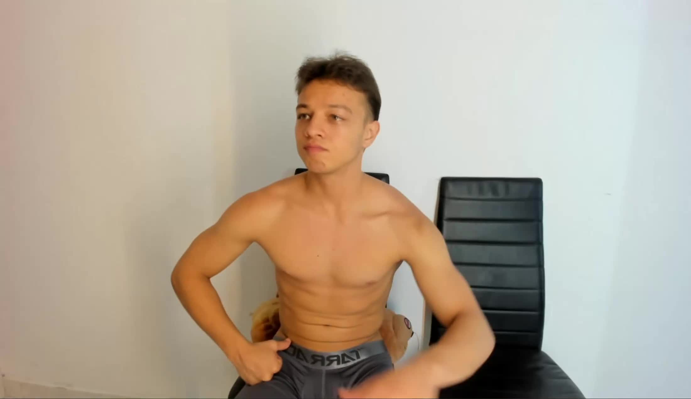 Artiest CloeandMilan Video 1