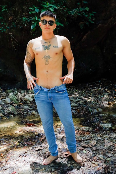 Interprète CristopherStrong Photo 6