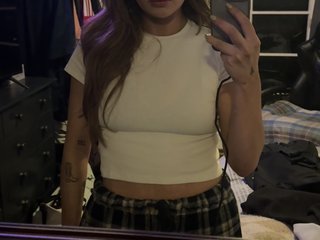 BellaFarley cam model profile picture