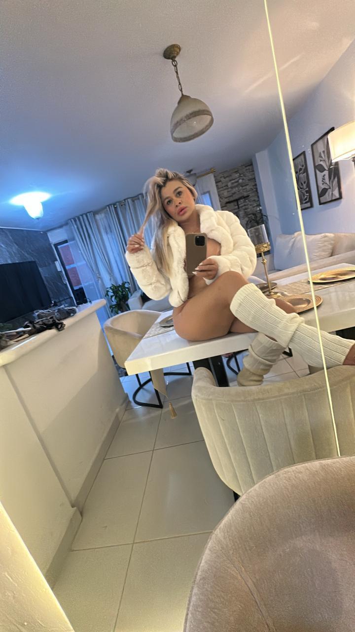 Intérprete DulceHot69 Foto 9
