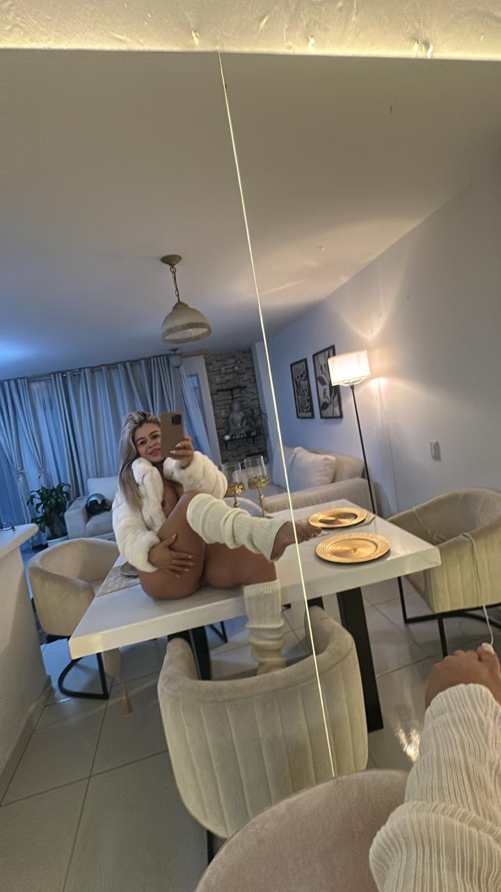 Intérprete DulceHot69 Foto 2
