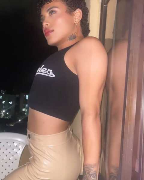 Interprete BeeallaRosee Foto 4