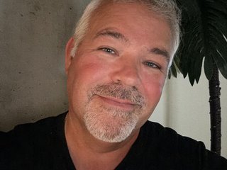 arostrang profielfoto van cam model