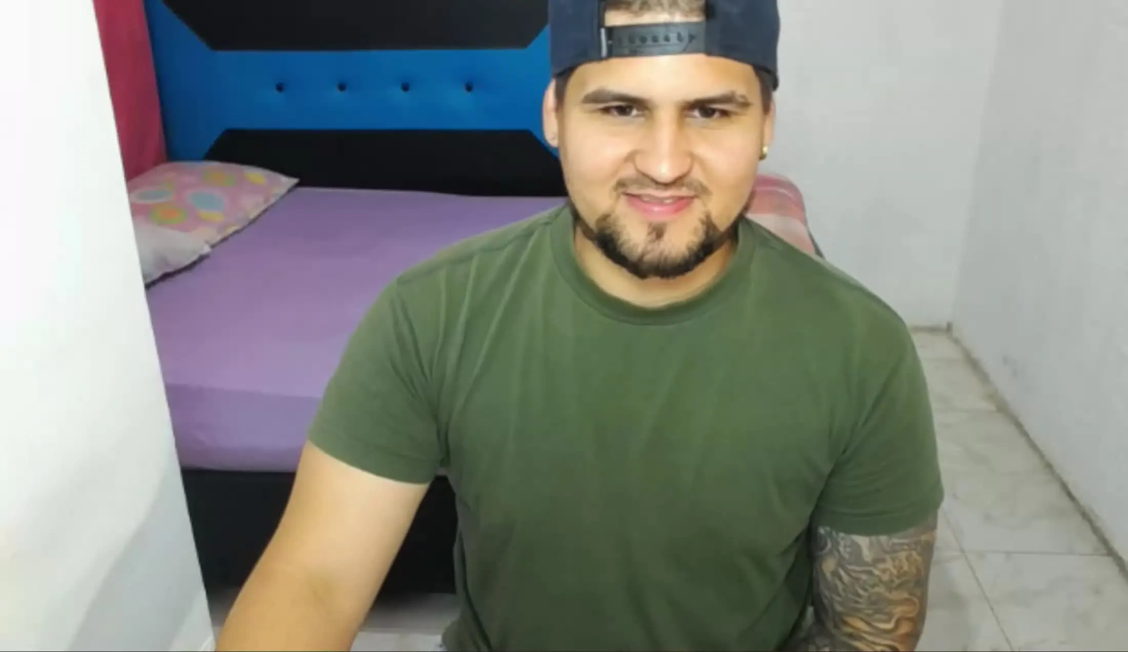 Artista pitbullyveryhot Video 2