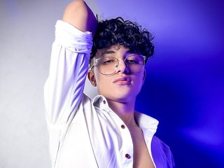 LukeConnorr profilbild på webbkameramodell