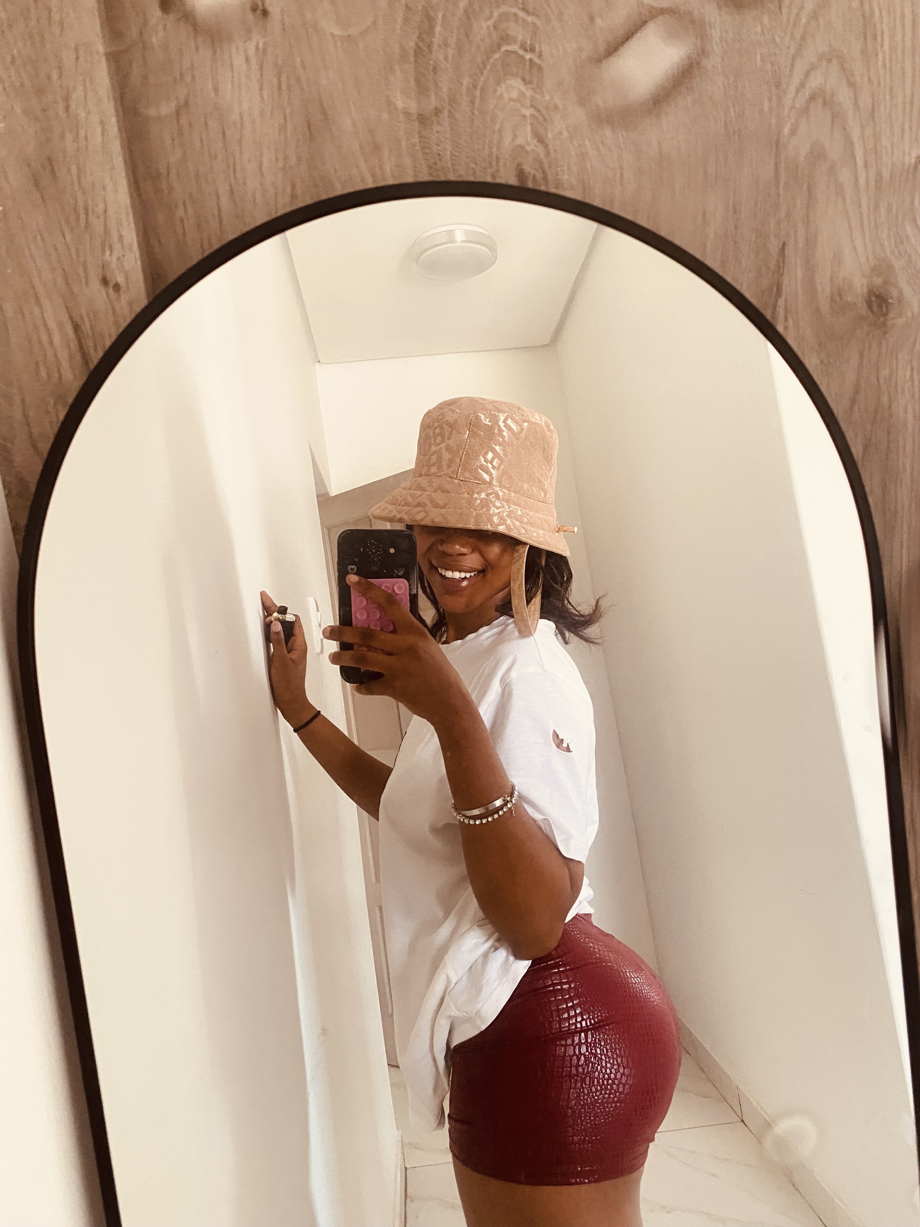 Performer SexyAssZeeee Photo 10