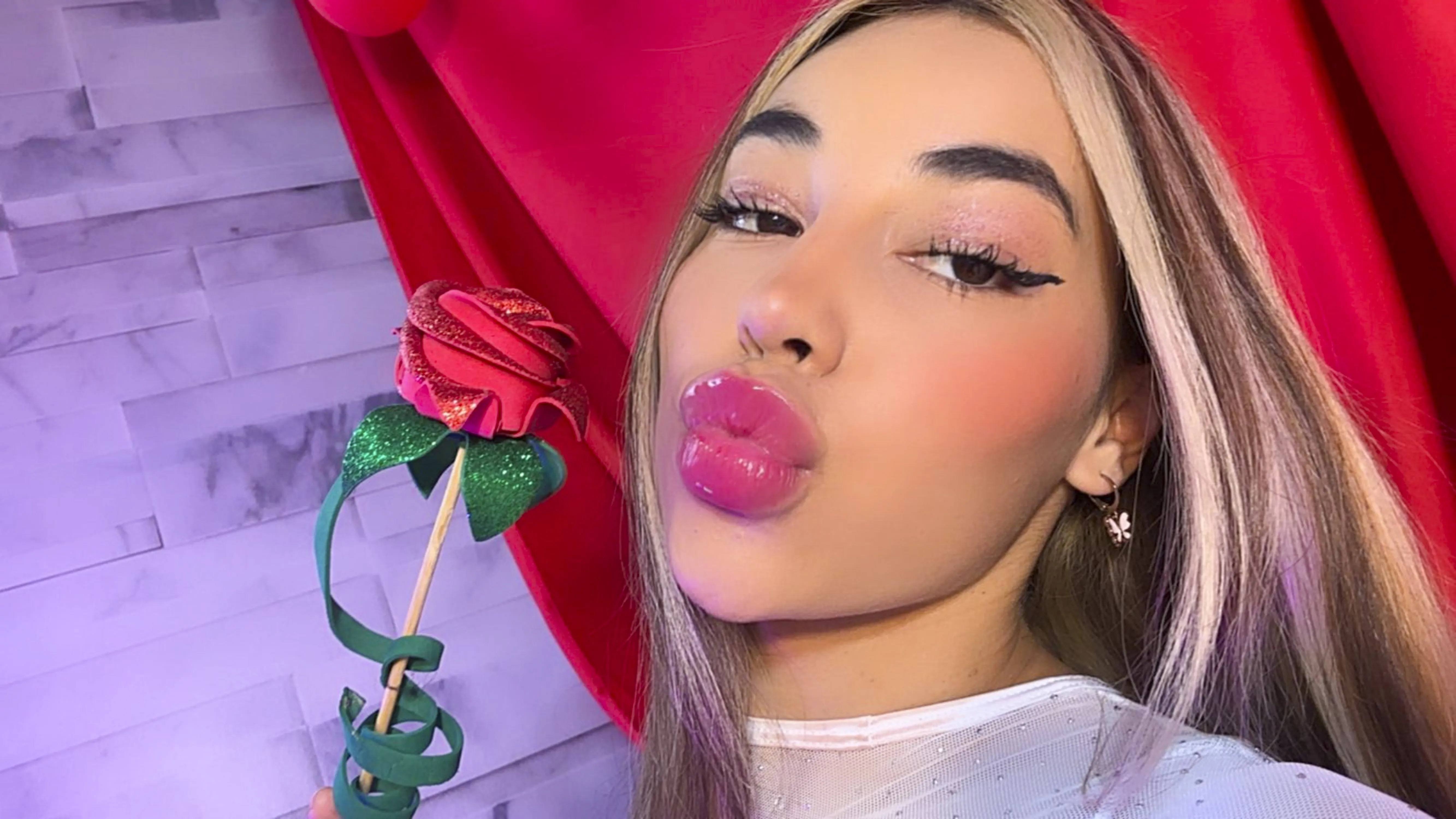 Performer ValeeryStrongg Photo 12