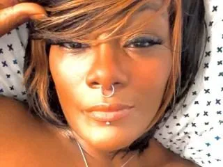 Foto de perfil de modelo de webcam de DyGin