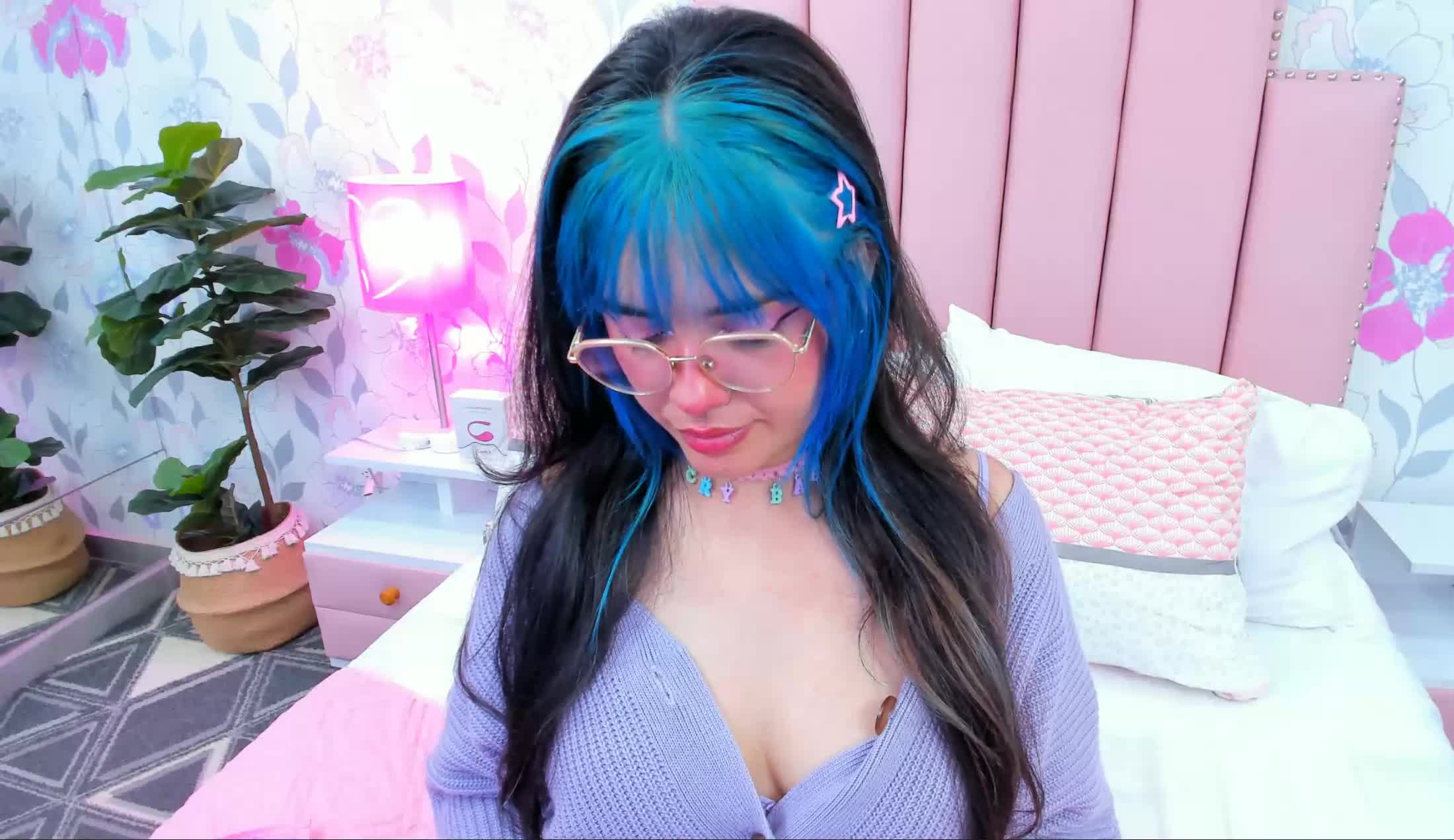 Artist MaddyeWaves Video 3