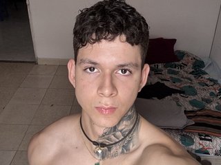 Foto de perfil de modelo de webcam de MarvinAdamss 