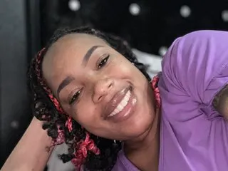 Image de profil du modèle de webcam NadiaBusty69