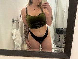 EmmieMaze profilbild på webbkameramodell