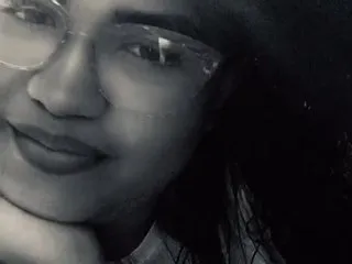 valernaughty cam model profile picture