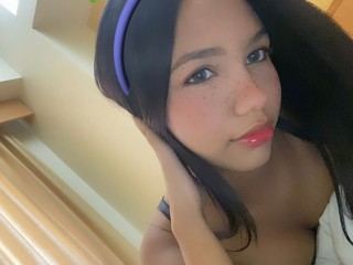 yara_shine69 profielfoto van cam model 