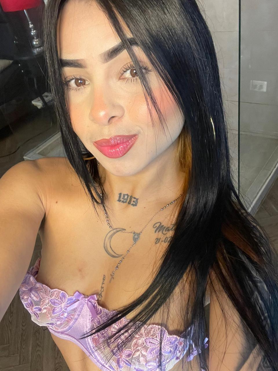 Darsteller AllisonEstradaa Foto 3