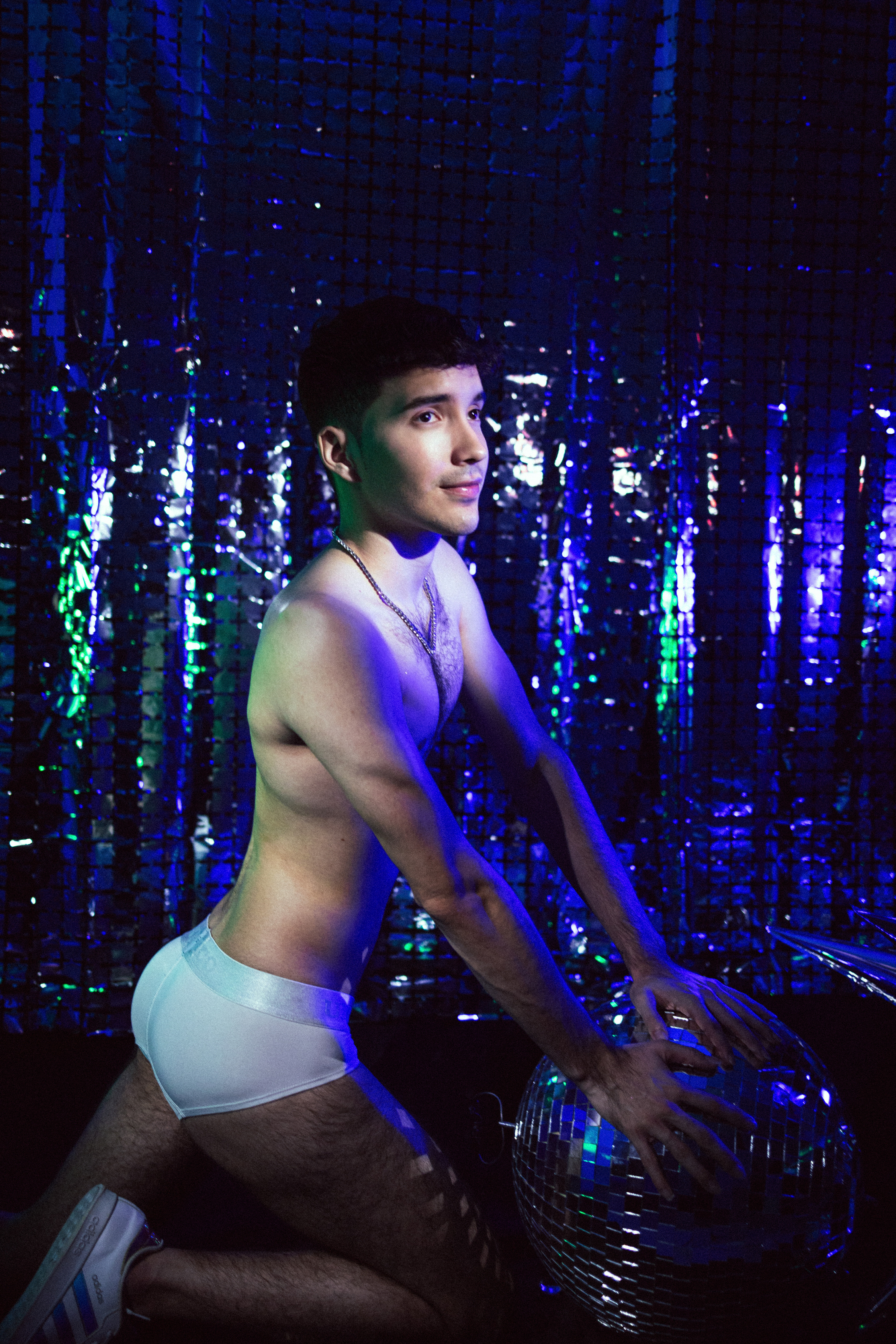 Performer PoollParty Photo 5