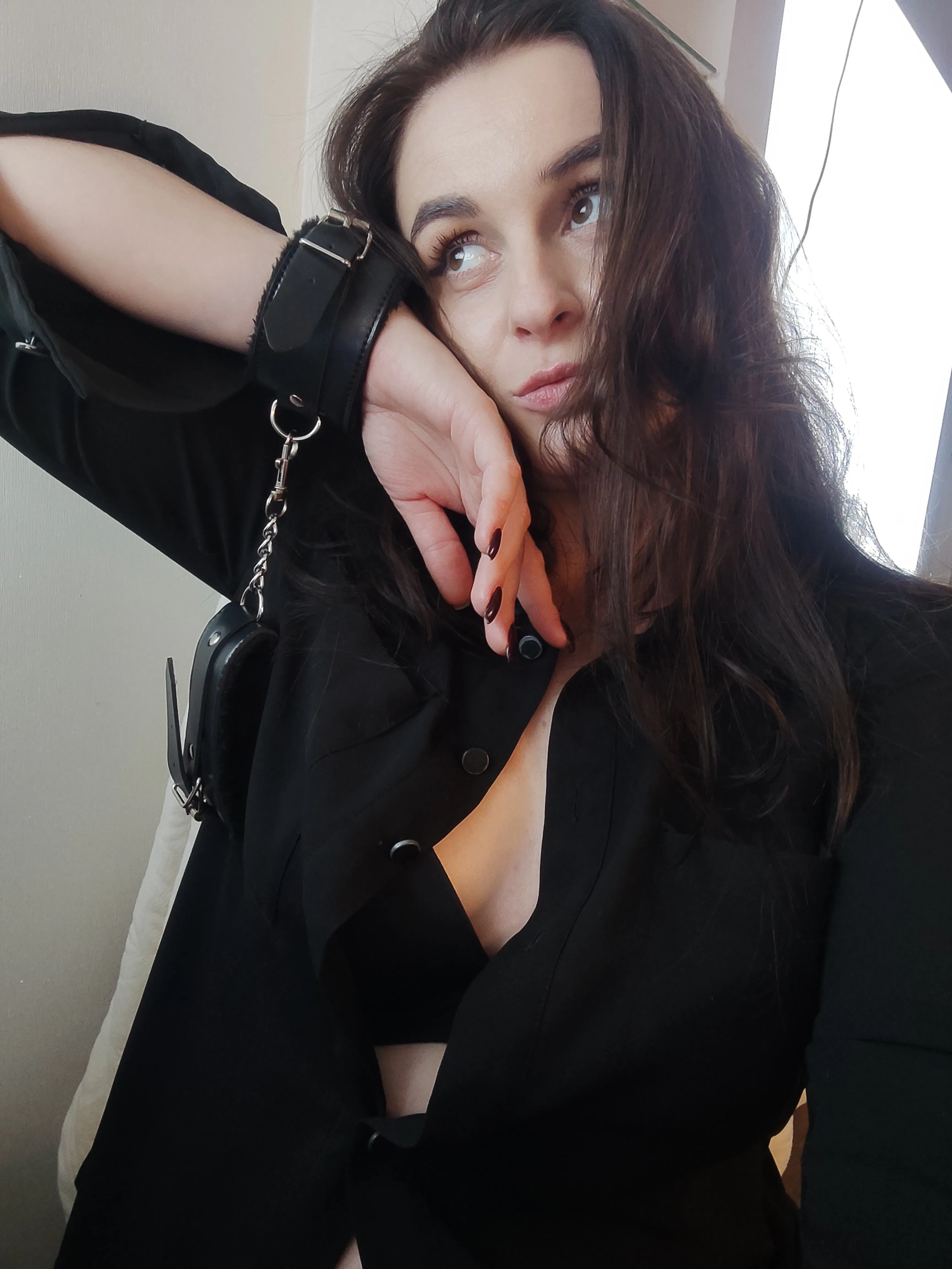 Interprete Karina_Dark Foto 1