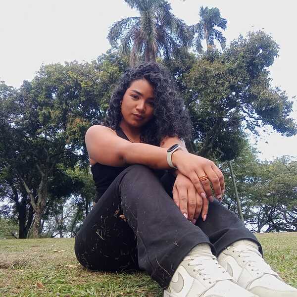 Intérprete AlysaSaenz Foto 3