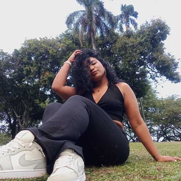 Intérprete AlysaSaenz Foto 1