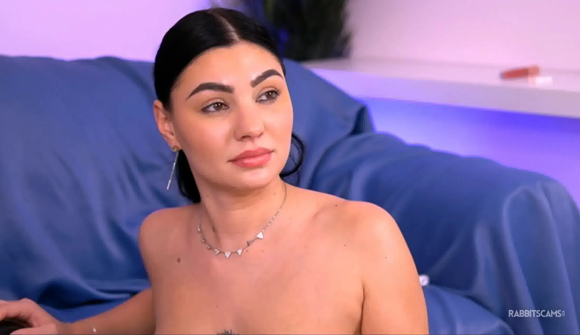 Interprete AvaLowin Video 2