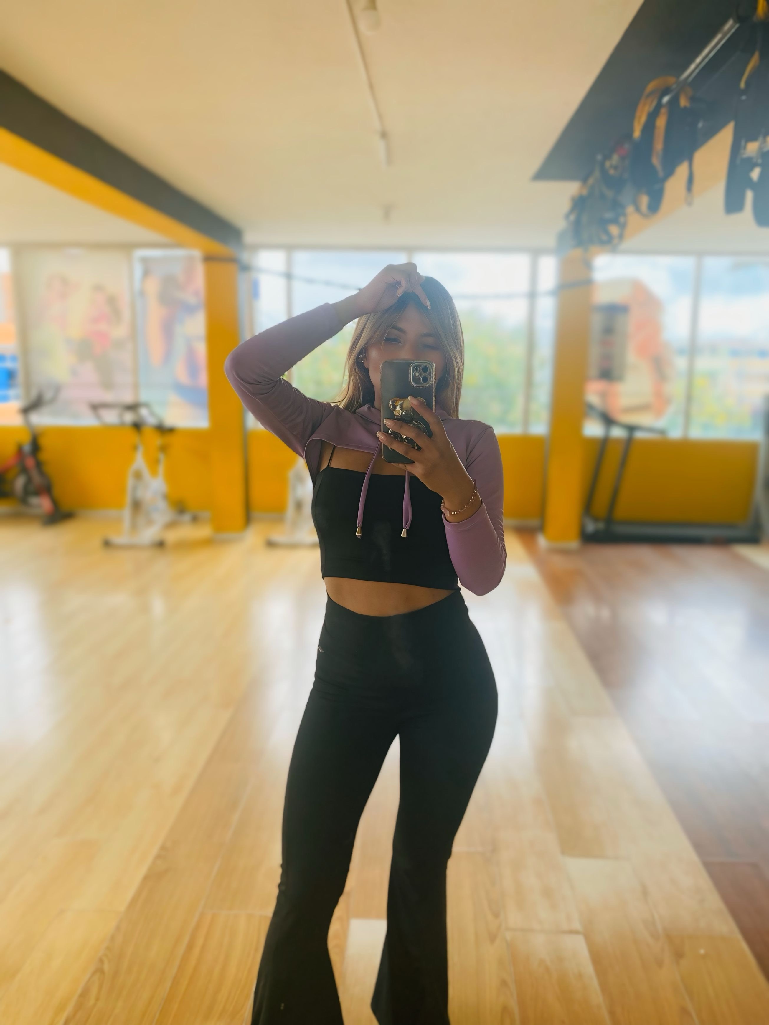 Interprete NinaDeville Foto 3