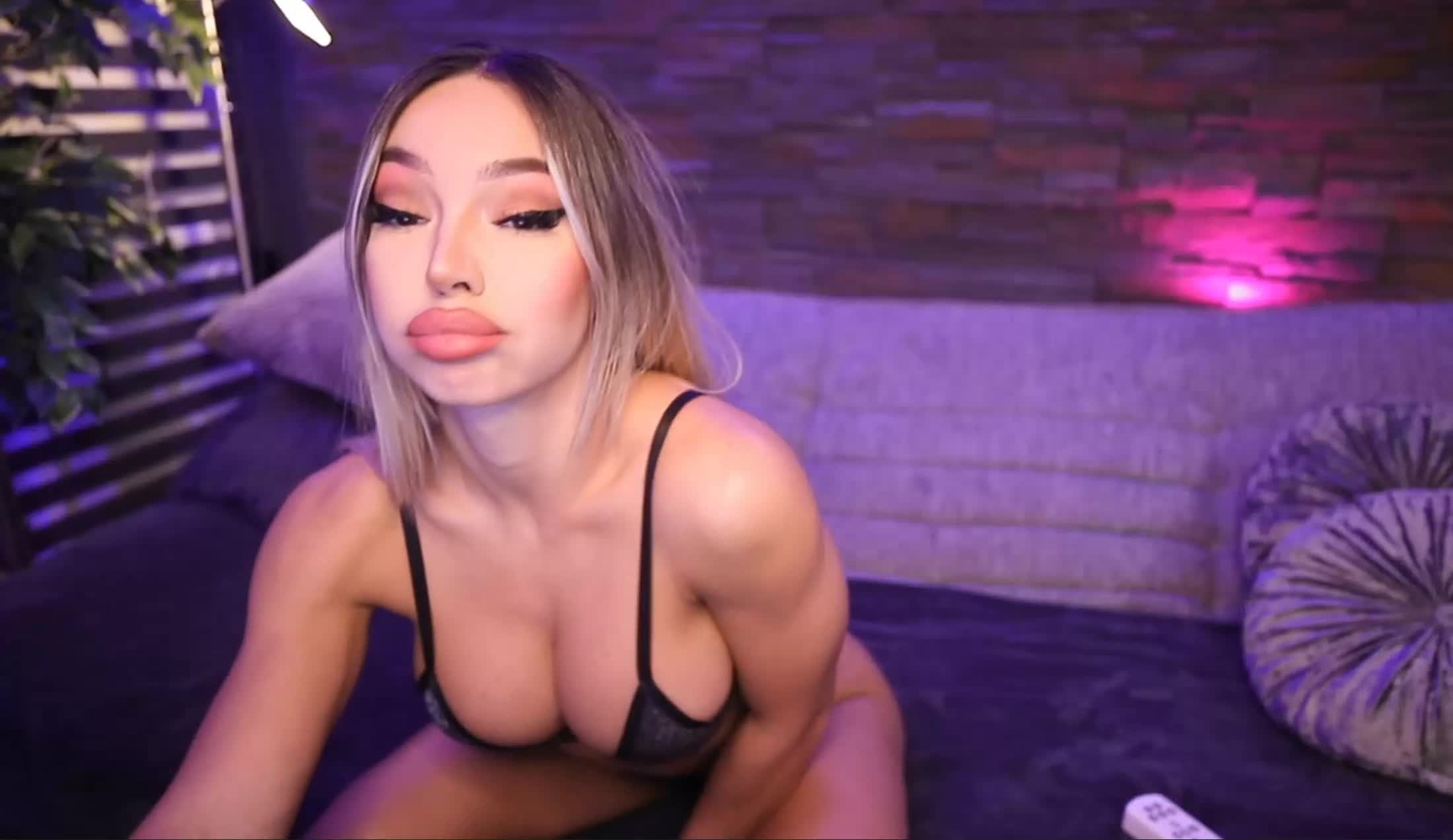 Utøver Carminahott93 Video 2