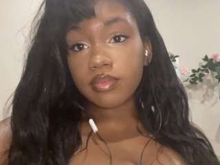 LucentBunnyy profilbild på webbkameramodell