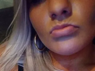 ManonVanderstreek cam model profile picture