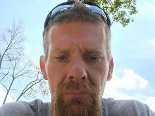 Image de profil du modèle de webcam ClintWestwood