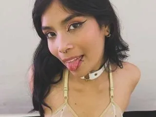 Image de profil du modèle de webcam EmmyBelucci