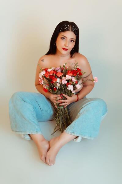 Performer RoxanaAngel Photo 4