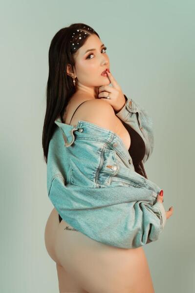 Performer RoxanaAngel Photo 2