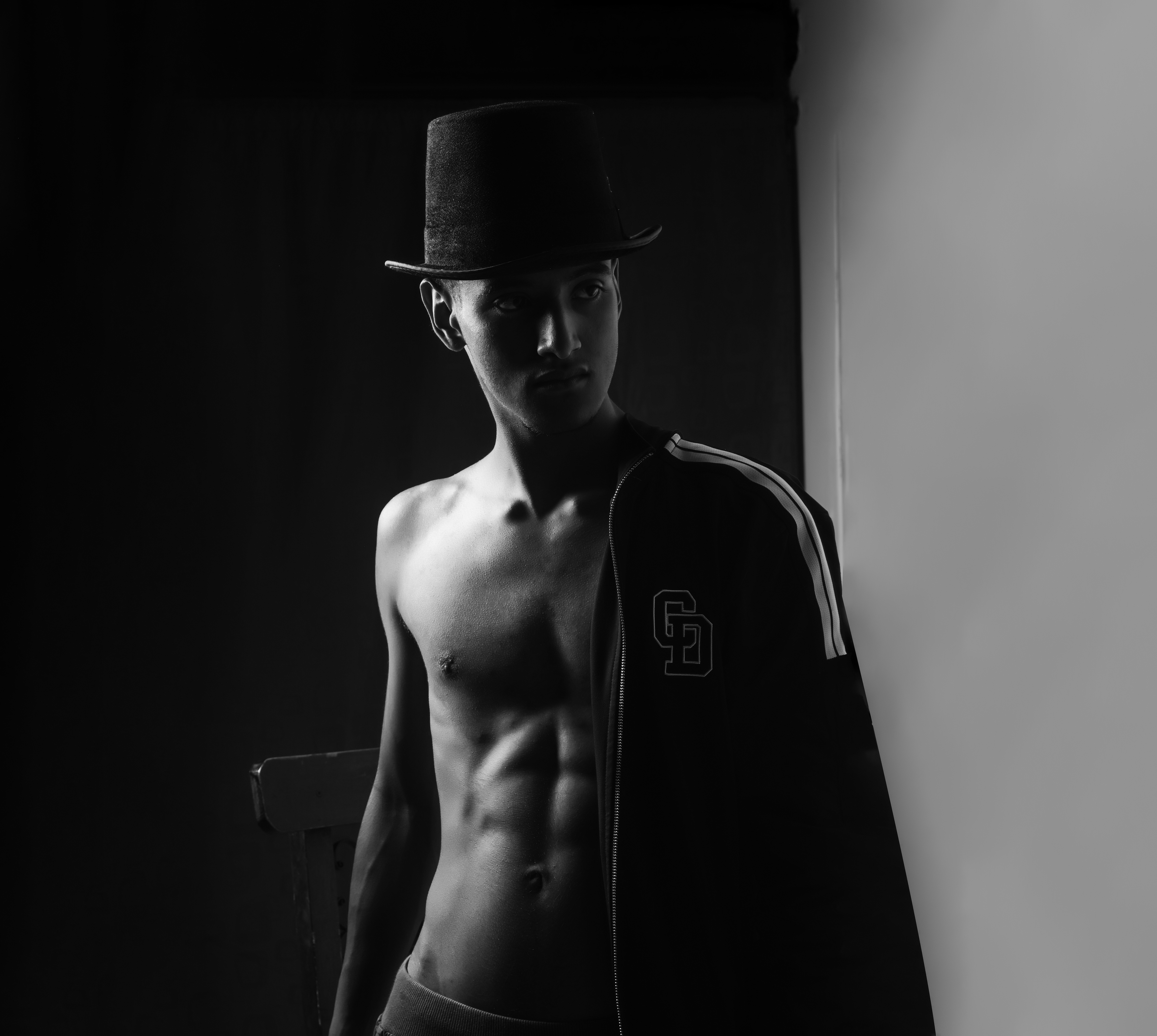 Performer TommmyFury Photo 3