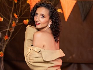 arianarusell profilbild på webbkameramodell