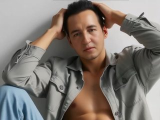 Image de profil du modèle de webcam YazforeSolo