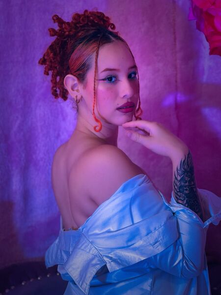 Interprete NamiCurls Foto 5