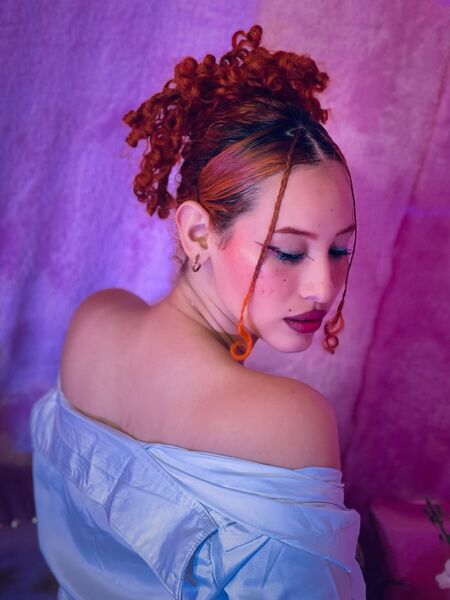 Interprete NamiCurls Foto 4