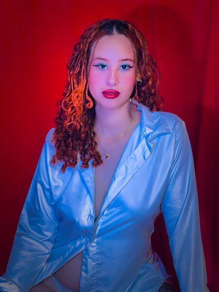 Interprete NamiCurls Foto 7