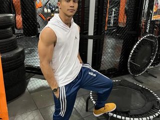 LeonardPrice profielfoto van cam model 