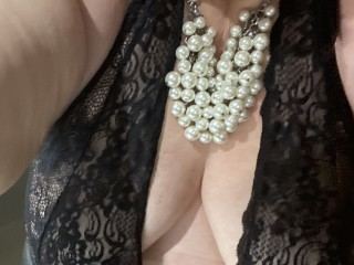 MoistCurvyChanrl profilbild på webbkameramodell