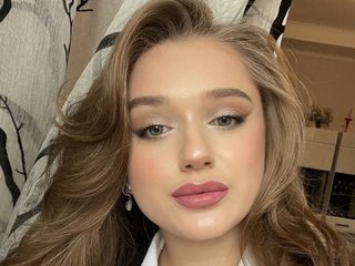 Image de profil du modèle de webcam LaraKrof