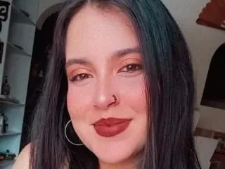 Imagen de perfil de modelo de cámara web de Alices_White