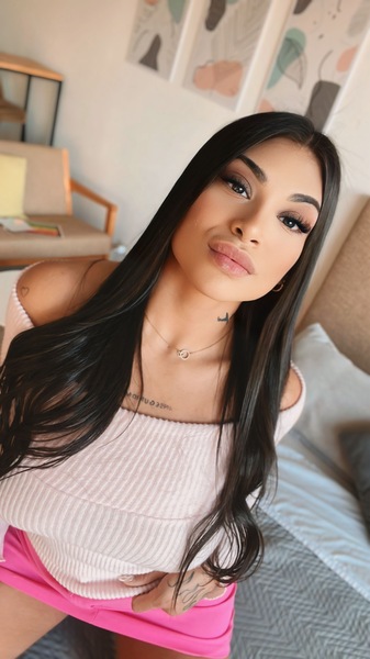 Performer RiaFoxxxASMR Photo 8