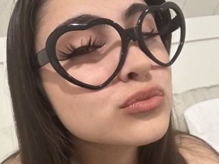 Image de profil du modèle de webcam IzzyCherryXO