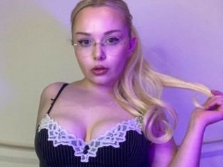 Image de profil du modèle de webcam Cyber_Melanie