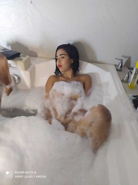 Artist AzizaWill Foto 5