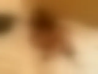xLEEAH cam model profile picture