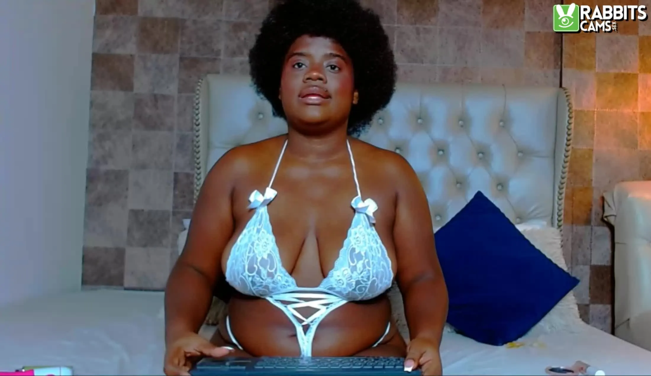 Performer EMBERNOIR Video 1